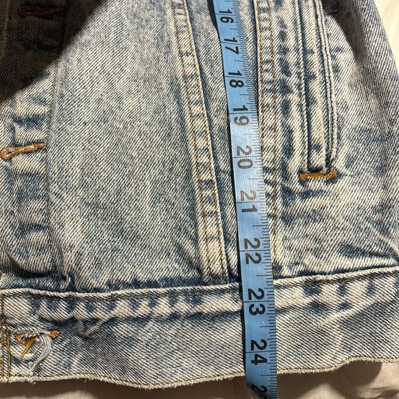 Vintage 89,s 90,s Levi's jean jacket - Picture 14 of 16